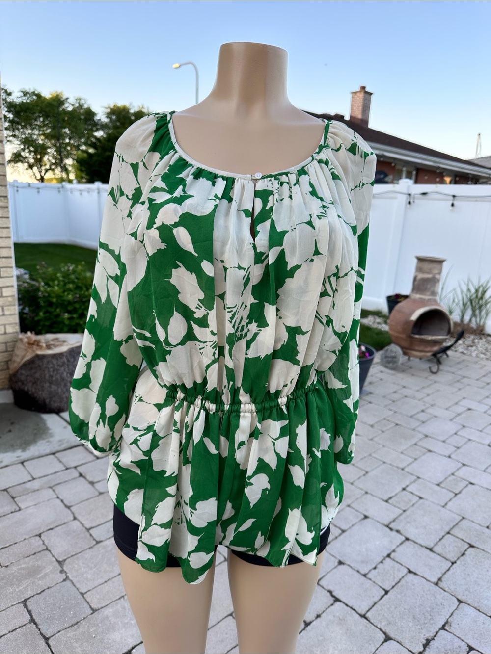 Talbots Womens Blouse Green Lvory Floral Tie Waist Chiffon Top size 10
